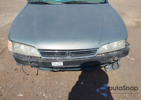 1996 Honda Accord Ex/Ex-R z USA, uszkodzony, nr VIN 1HGCD5653TA199983